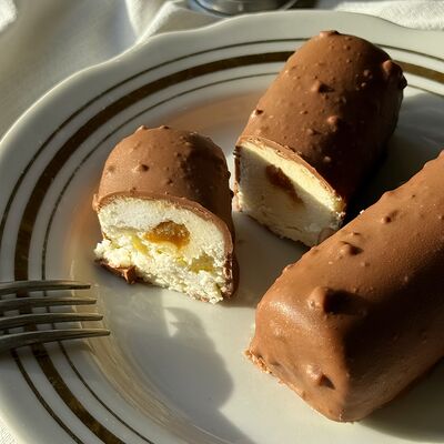 Сырок творожный с карамелью в Лён & Гречка bakery по цене 360 ₽