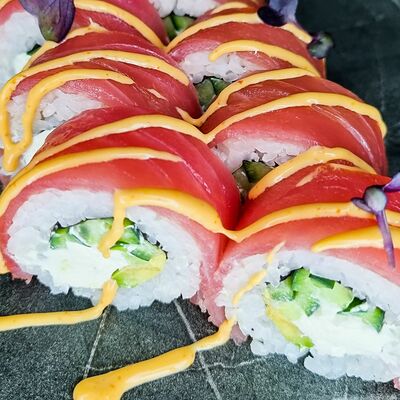 Ролл Филадельфия с тунцом в Sushitop по цене 480 ₽