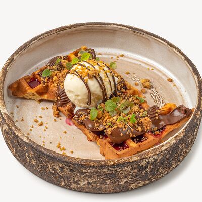 Вафля с шоколадно-ореховой пастой в Дело по цене 540 ₽