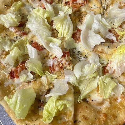 Пицца Цезарь в Метелица по цене 550 ₽