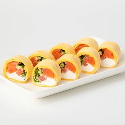 Ролл тортилья с копченым лососем в ЭкоРолл по цене 562 ₽