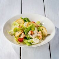 Салат Цезарь с креветками в Перчини