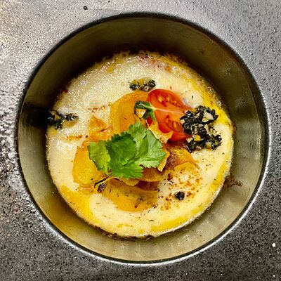 Запечённый сулугуни с томатами в Дуэты по цене 410 ₽