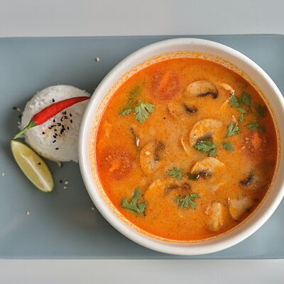 Том ям с лососем и судаком в Bucho по цене 750 ₽