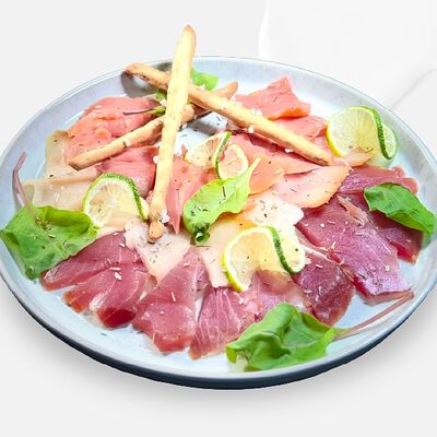 Ассорти из морских рыб ольхового копчения в Caviar по цене 1650 ₽