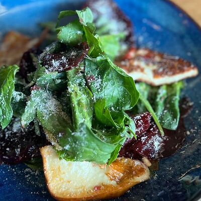 С жареным сыром, печеной свеклой и апельсином в Роланд по цене 770 ₽