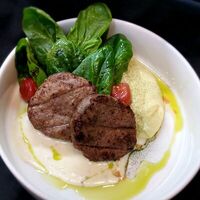Котлеты из мраморной говядины в Le Grill