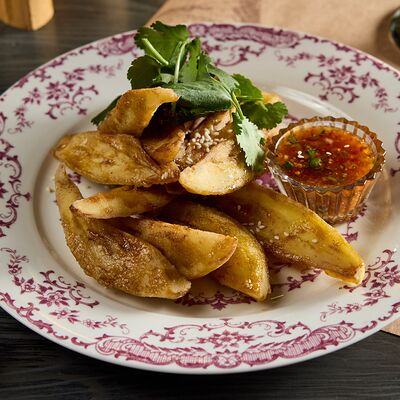 Хрустящие Баклажаны с соусом Sweet Chilli в Restobar Бекон по цене 510 ₽