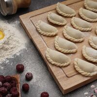 Вареники с вишней ручной лепки в Хлеборезов