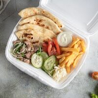 Гирос на тарелке с курицей в Dbalava