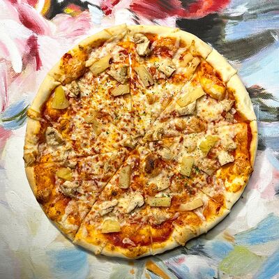 Пицца курица-ананас в Wine room gallery по цене 660 ₽