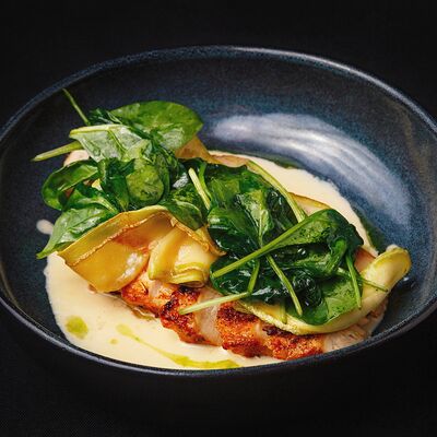 Курица гастона жерара, запеченная с сливочно-устричным соусом в Кабуки по цене 590