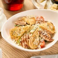 Цезарь с курицей в Пьяцца