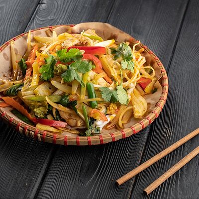 Жареная лапша Ми сао га в Pho street по цене 610 ₽