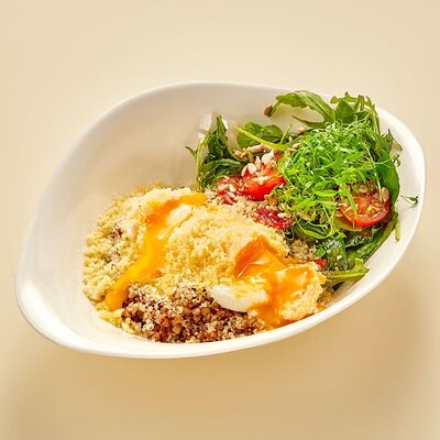 Гречка с пармезаном и яйцом пашот в Регано по цене 655 ₽