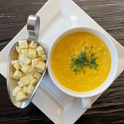 Суп-крем куриный, гренки в Длинный нос по цене 210 ₽