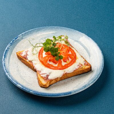 Горячий бутерброд с ветчиной и сыром в Мираж по цене 300 ₽