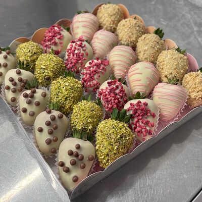 Клубника в шоколаде №17 в Di Panna Confetteria по цене 3390 ₽