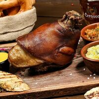 Рулька Печено вепрево колено в Cernovar