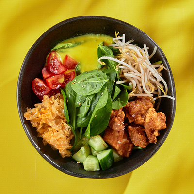 Салат с курочкой карааге и кокосовым соусом в ASIATIQ Ramen-Bar по цене 730 ₽