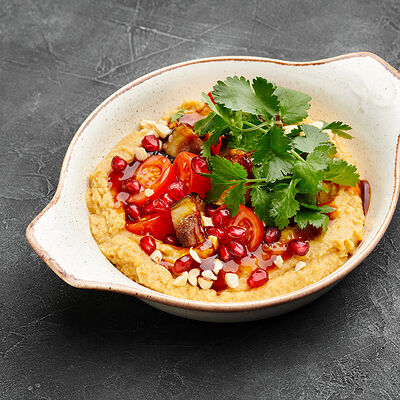 Хумус с баклажанами и томатами в Гранат по цене 350
