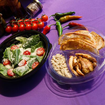 Салат Цезарь в Bliss Food по цене 400 ₽