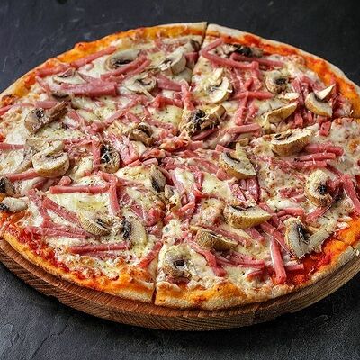 Пицца Ветчина и грибы в Лаки-рizza по цене 655 ₽