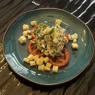 Скумбрия консервированная с томатами, гренками в Длинный нос по цене 170 ₽