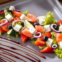 Салат Греческий в ЧиллДОМ