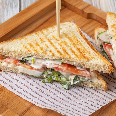 Сэндвич с тунцом и яйцом в Кофейня на Остоженке по цене 610 ₽