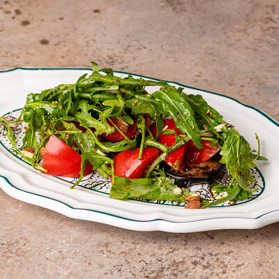 Печеные овощи с рикоттой и миксом зелени в Lili по цене 660 ₽