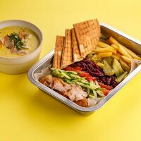 Обед 1 с шавермой на тарелкев Стрит Шеф