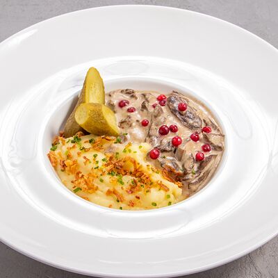 Бефстроганов из мраморной говядины с картофельным пюре в Иван да Марья по цене 1090