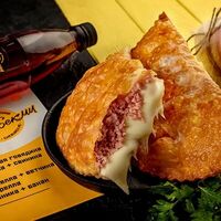 Чебурек с моцареллой и ветчиной в Чебурекми