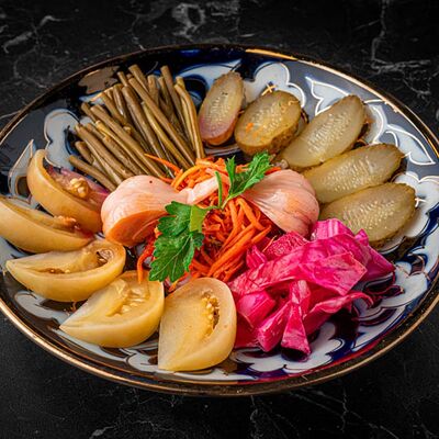 Ассорти солений в Чайхана Плов центр по цене 360 ₽