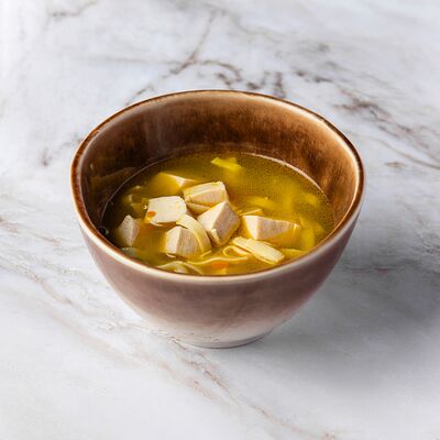 Куриный бульон с домашней лапшой в Хлеб и Вино по цене 550 ₽