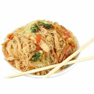 Фунчоза с курицей в Mr. Foods по цене 300 ₽