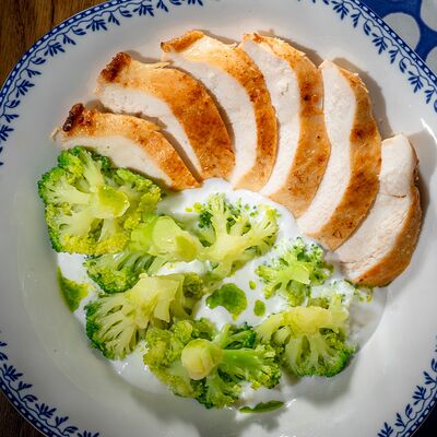 Цицила с брокколи в Хачапури тетушки Марико по цене 670 ₽