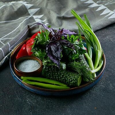 Сезонные овощи и зелень в Двор Помидор по цене 540