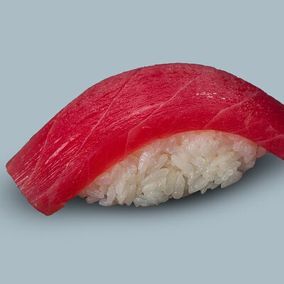 Суши с тунцомв НАШИ СУШИ по цене 250 ₽