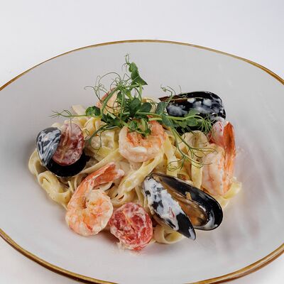 Паста с морепродуктами в Пинта по цене 3290 ₸