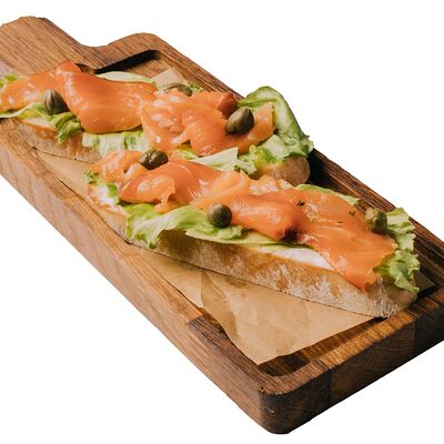 Бутерброды с лососем в Руки Вверх по цене 590 ₽