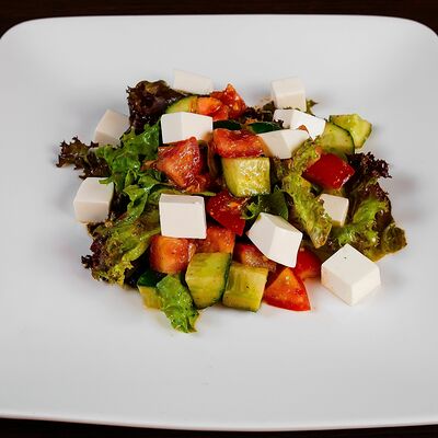 Салат с заправкой по-азиатски в Вьеткафе Мега по цене 1750 ₸