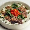 Салат с говядиной и дайконом в Ёж и устрица по цене 860