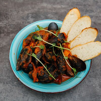 Мидии запеченные спайси в Грин бар по цене 650 ₽