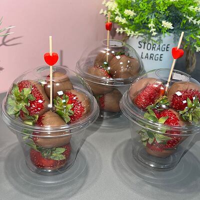 Клубника в шоколаде 200 г в Fries & Chicken по цене 449 ₽