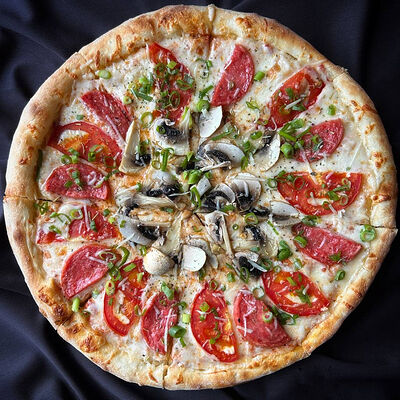 Пицца халяльная в Урбан Гриль по цене 696 ₽