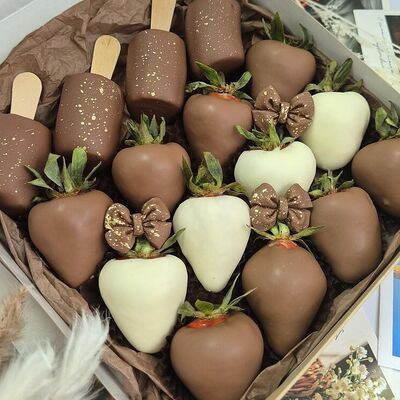 Клубника в шоколаде Золото вкуса М в Strawberry Мастерская клубники в шоколаде по цене 4000 ₽
