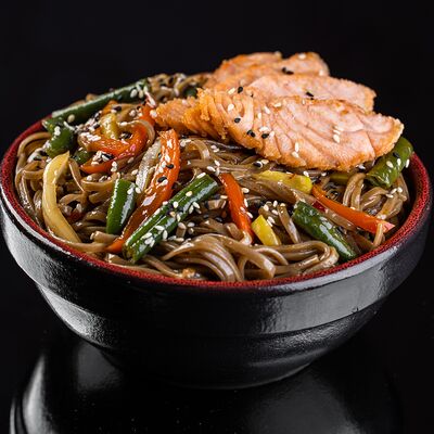 Лапша Соба с Лососем в Otaru по цене 699 ₽