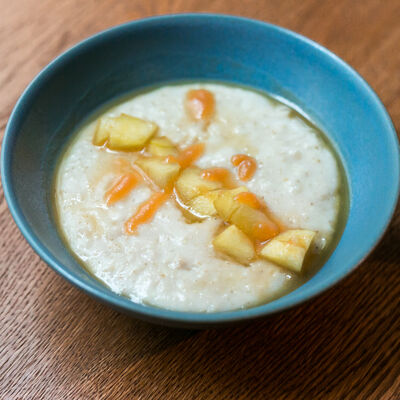 Каша Овсяная с яблоками и карамелью в Бар с едой Пороселло по цене 300 ₽